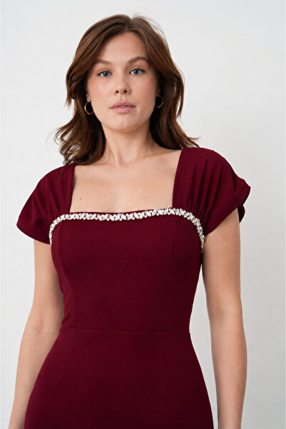 bayansepeti Rochie creion midi de damă, din crep bordo, cu decolteu pătrat, b...