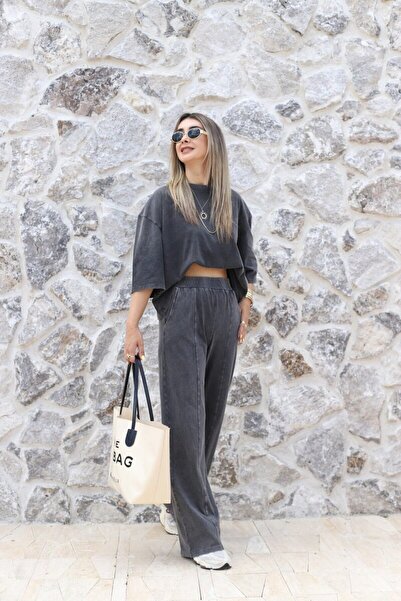 bytugcekaya Set pantaloni și tricou gri cu detalii vintage