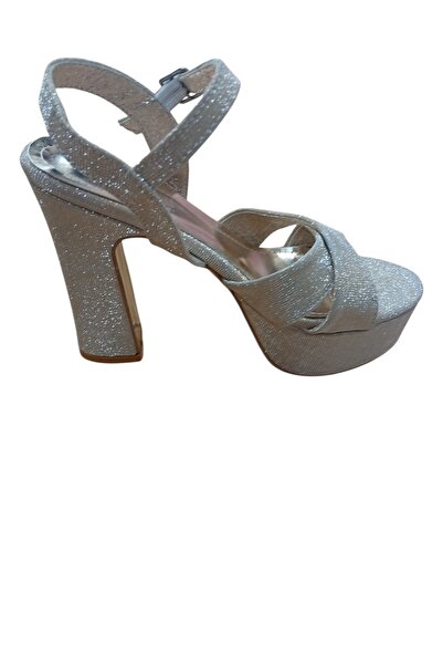 Acarbey Zenne with Heels