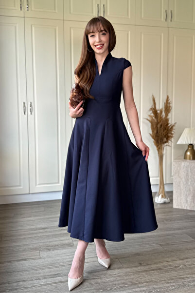 Dilay Gökoğlu Butik Rochie midi din material textil, cu decolteu în V și tali...