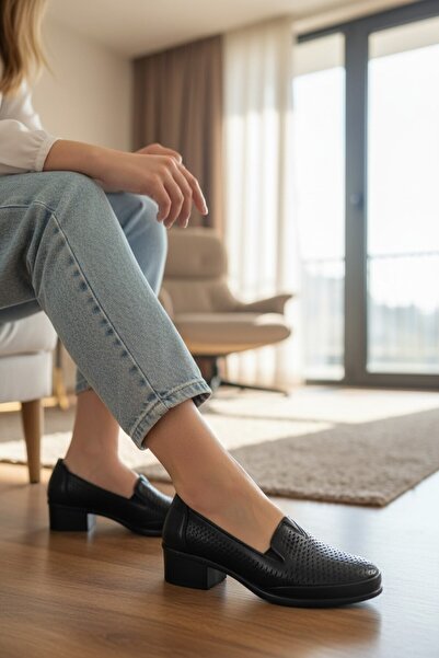 enoch حذاء نسائي مريح للاستخدام اليومي بكعب منخفض وسميك ومفصلات مقطوعة بالليز...