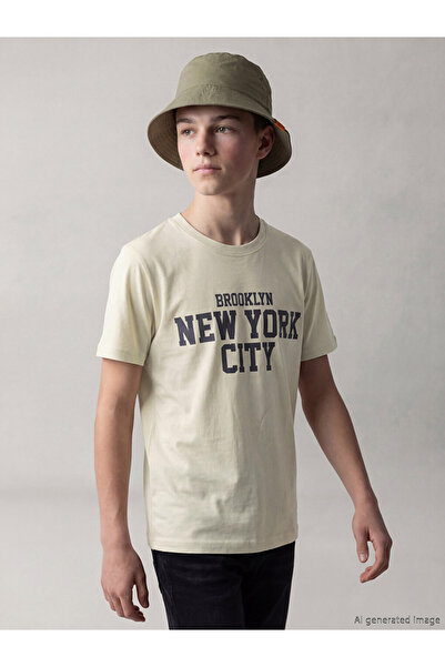 LC Waikiki Esvab • Modern & Distinctive Zero Roba Collar New York Printed Boy...