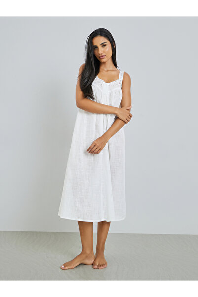 Styli Schiffli Trim Placket Nightdress