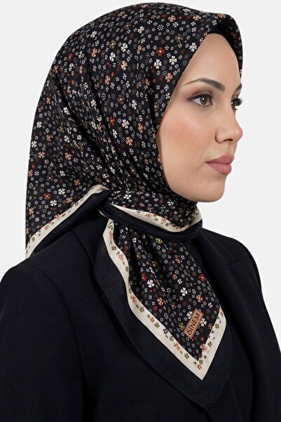 hadiora Women's Black and White Floral Patterned Stitched Writing