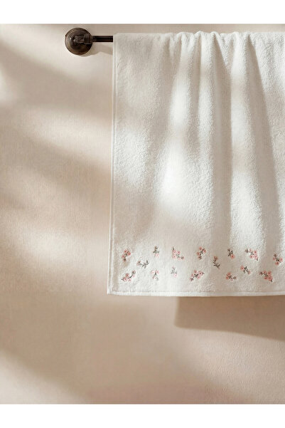 LC Waikiki Nevavm Flower Embroidered Face Towel 50X80 cm