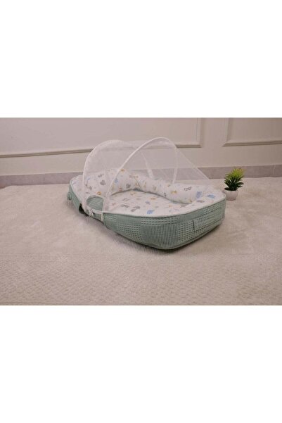 Star Kids Portable Baby Bassinet with Mosquito Net and Foldable Storage Bag
