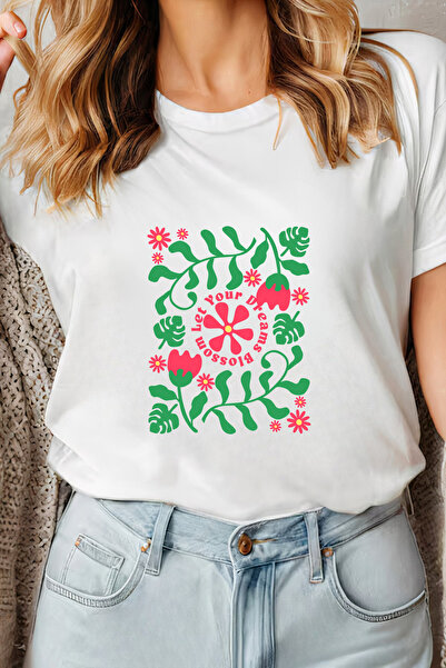 Sarah's Boutique Women's T-shirt – 100% cotton – Dreams Blossom