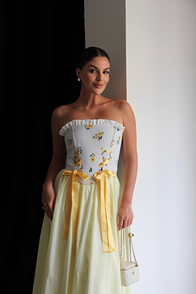 Julidress Kurdele Detaylı Çiçek Desenli Premium Korse Bluz