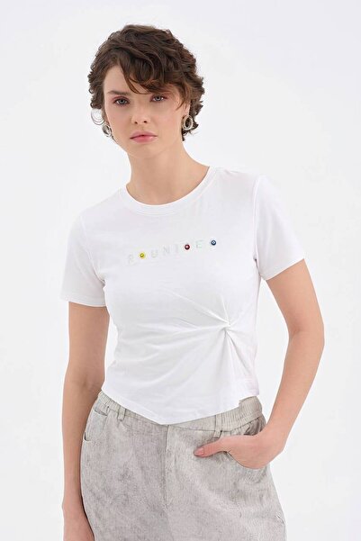 tw3 Women's slim fit t-shirt with front embroidery and handwork detailed design