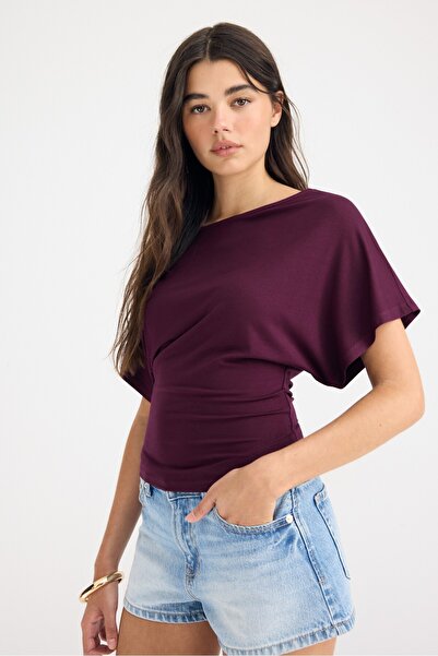 Stradivarius Kısa kollu kayık yaka t-shirt