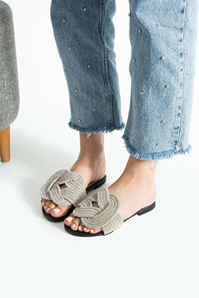 dabab shoes شبشب نسائي أسود من LUMIRY بحزام مزين بالأحجار ولامع