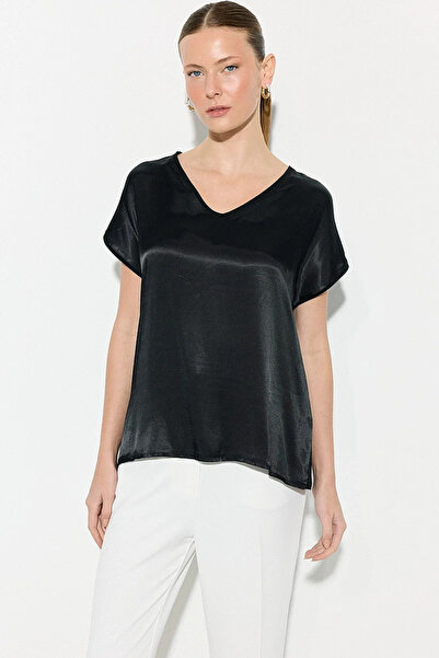 Gusto Tricou din satin cu decolteu în V în față - Negru