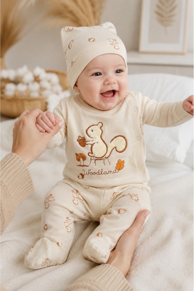 Pure Boutique Комплект от 3 части: памучна бебешка блуза, панталонки и шапка,...