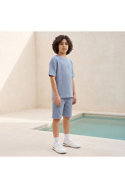 Juniors طقم تي شيرت بأكمام قصيرة وياقة دائرية مع شورت بخصر مطاطي