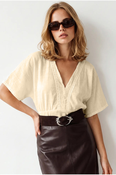 Olalook Ženska bluza od pamuka sa kamenčićima i boho čipkom BLZ-19003370