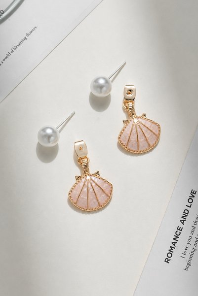 TREND COLLECTİON Pink Seashell Figured Pearl Detailed Gold Dangle Earrings