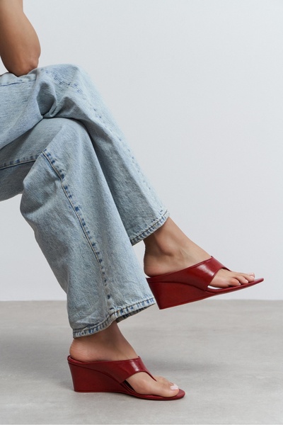 NİŞANTAŞI SHOES Corey Red Rustic Flip-Flop Wedge Heeled Women's Slippers