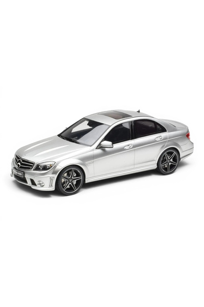 Gtspirit Gt Spirit GT462 1/18 Mercedes-Benz C 63 AMG Sedan