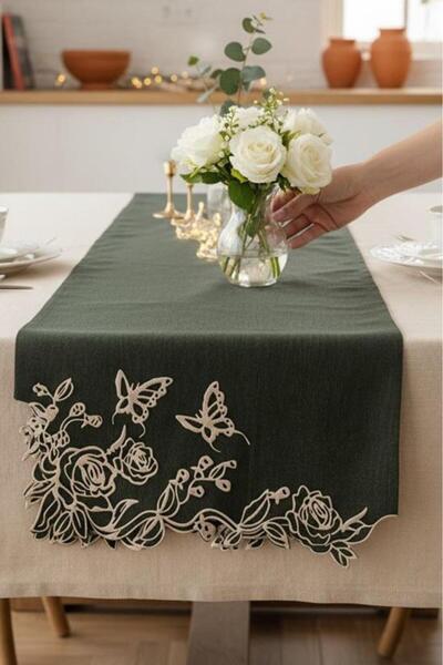 Çeyiz Diyarı Traversă de masă cu aplicații fluture din in, 40x120 cm, Negru