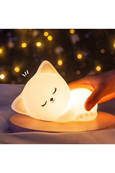 hediyesahibi Kedi Figürlü Pofuduk LED Gece Lambası–Yumuşak Dokulu Çocuk Odası
