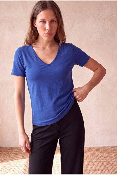 WESTMARK LONDON Women's Saks Blue Cotton / Elastane Blended Regular Fit V-Nec...