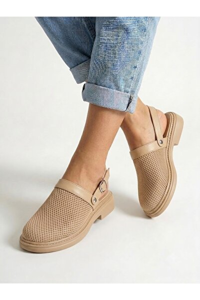 Yula Fashion Shoes يمكن استخدام الصنادل الصيفية الشبكية النسائية كنعال.