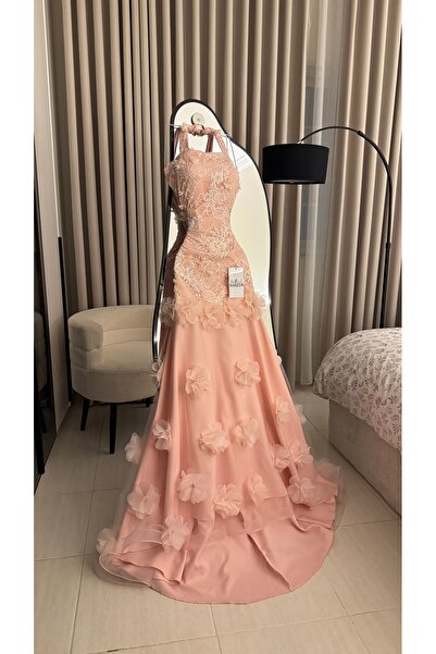 Nareen Fashion A Powder Pink Evening Gown That Showcases Femininity in Its Fi...