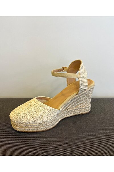 Ewoll Platform Heel Shoes