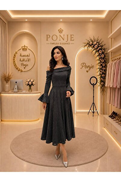 genric The Shiny Evening Gown Combines Luxury and Elegance.