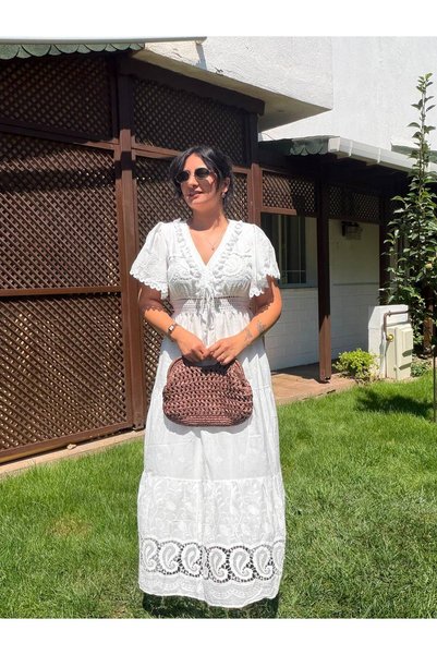 bussrabutik Püsküllü fistolu beyaz ithal elbise