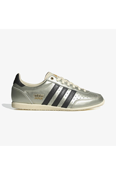 adidas أحذية رياضية نسائية باللون البيج من اليابان