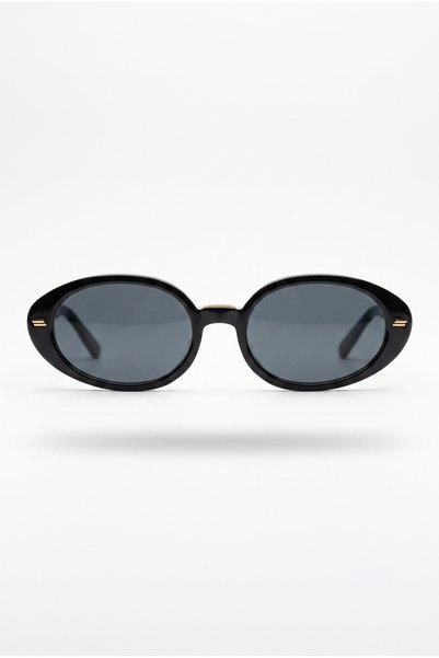 Houseofeyeris Velora Black Oval Sunglasses Uv400 Protected Retro Y2K Stylish Minimal Design Unisex Model
