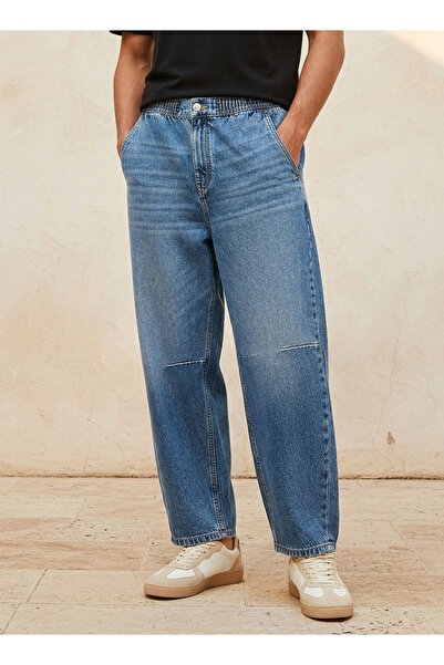 DNM Denim Straight Fit Button Closure Jeans