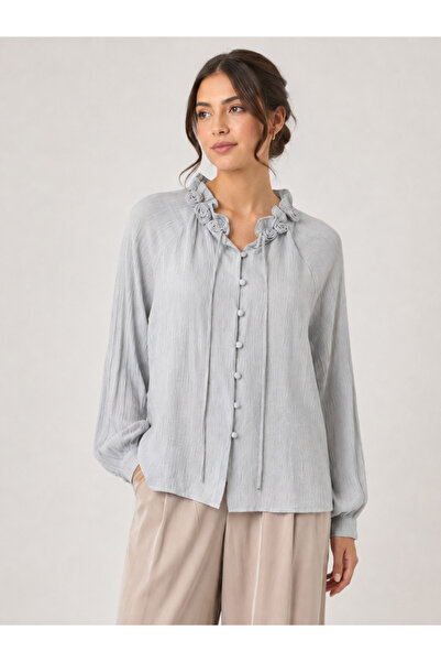 TOP BERLANTY Classic Soft Blouse with Embossed Floral Details