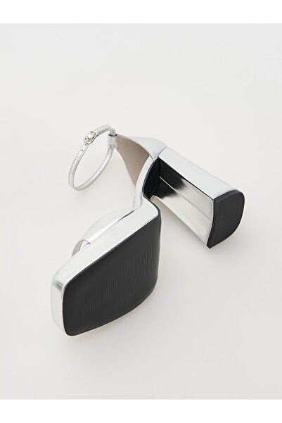 NO BRAND Sandale stiletto argintii metalice cu cataramă, clasice, din piele e...