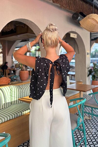 AL&SU BUTİK Pointed-Detail Bluz with Lace-Up Back and Low Back Cut