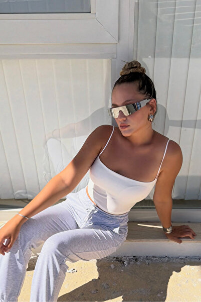 macharel jeans بلوزة قصيرة مغطاة بالقماش المودال مع حمالات من الخيط