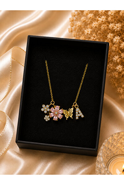 KARHEDİYE Kişiye Özel Harfli Pembe Çiçek Kelebek Charm Kolye | Gold Renk Pasl...
