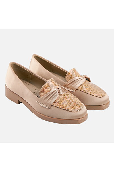 Cartella Rosa Women's Flat Shoes with Elegant Design