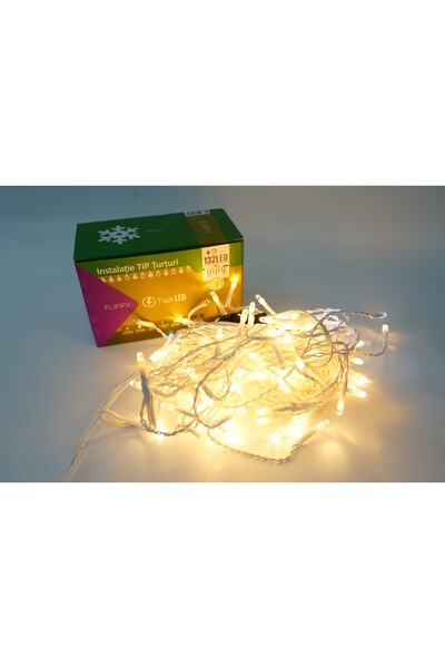 Rao Christmas Tree Installation, Flash Fringe, 4 M Section, 132 LEDs, White Wire