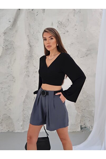 Paw Garage شورت نسائي من ميريا بحزام منسوج باللون الفراولة مع إكسسوارات