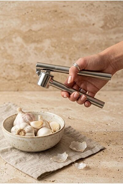 Atbyhome Stainless Steel Garlic Crusher 18X5 cm - Garlic Press with Removable...