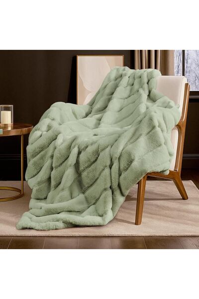Cozy Bliss Faux Fur Throw Blanket for Couch, Cozy Soft Plush Thick Winter Bla...