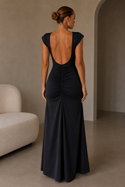 Black Fashion Rochie lungă cu fronseuri, șliț lateral și spate decupat