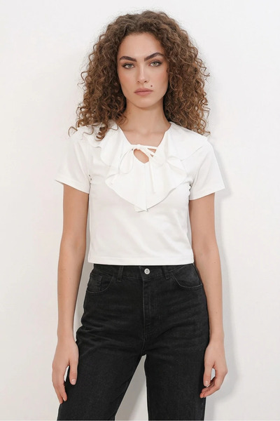 Generic Brand Women's V-Neck Ruffled Short Sleeve White Blouse