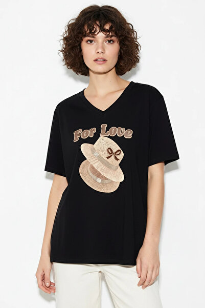 Şeker Portakalım Women's V-Neck for Love Embroidery and Beading Oversized T-S...