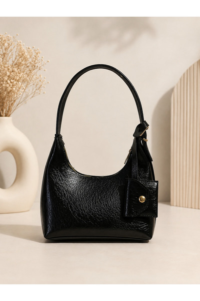 LYVORA Elegance Kadın Omuz Çantası – Gold Detaylı Premium Hobo Model 🖤