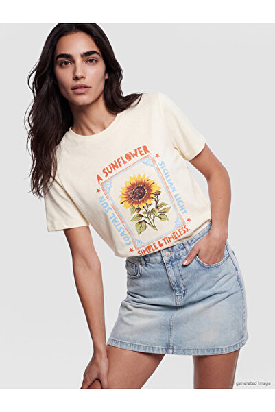 LC Waikiki Rmz Gi̇yi̇m Farkiyla Printed 100% Cotton Women's T-Shirt