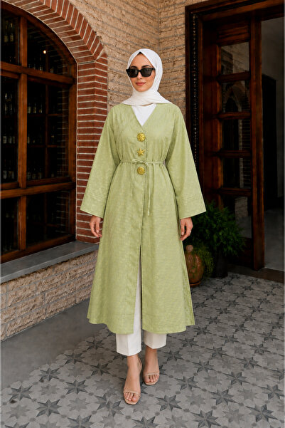 bellura Broş Detaylı Yanları Yırtmaçlı Puantiye Desenli Jakarlı Kimono