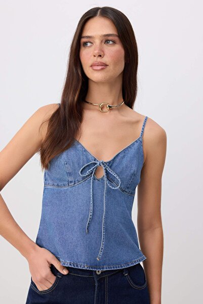 Trendyol Collection Bluză din denim albastră cu bretele și legături TWOSS26BZ...